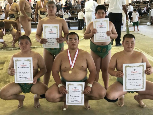 第６７回近畿中学校総合体育大会　相撲　集合写真