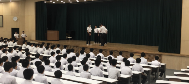 中学朝会１