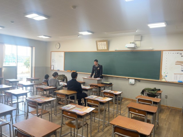 ②