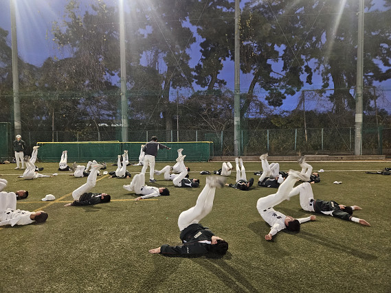 大洞氏　足上げ腹筋s