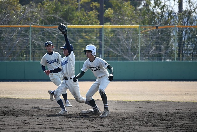 県少年　新井盗塁s