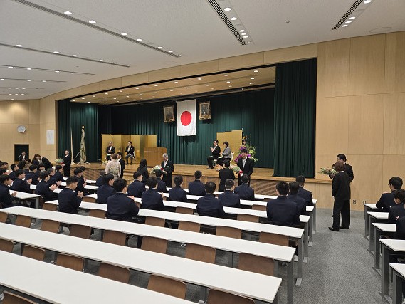 R08-03-18中3修了式 (5)s