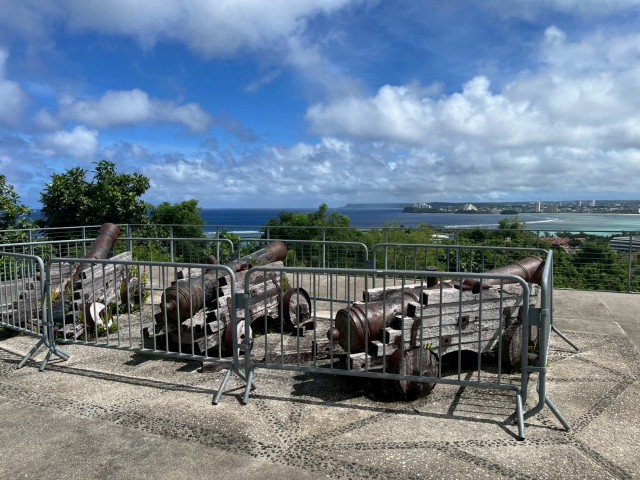 8859F593-000D-4318-8999-B242A5D8316C