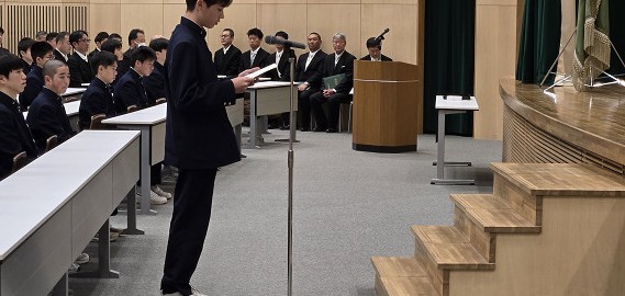 R08-03-18中3修了式 (4)s