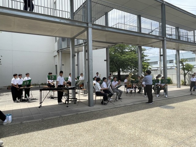 校内演奏会①